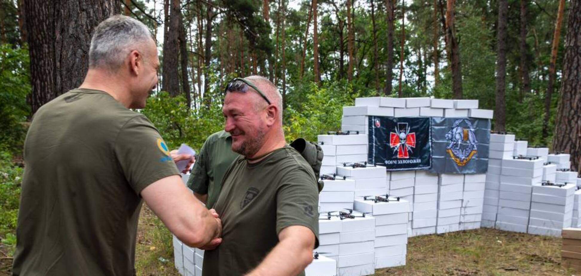 Київ відправив бійцям на фронт ще понад тисячу дронів. Фото