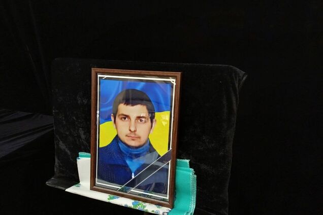 Долго считали пропавшим без вести: в Полтавской области простились с погибшим военным Юрием Шустовым. Фото