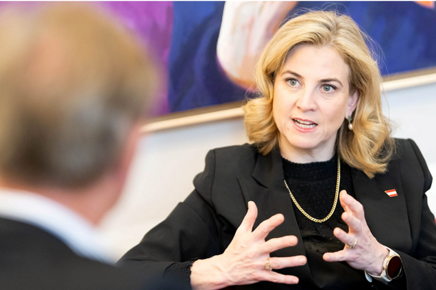 'Путін знає, що час працює проти нього': глава МЗС Австрії напрогнозувала Росії величезних втрат на полі бою