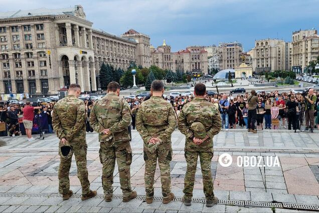 Собрались несколько сотен человек: в Киеве почтили память жертв Еленовки. Фото