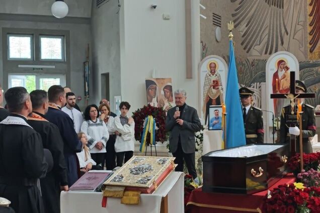 'Вся Украина прощается со своим великим сыном': Порошенко во Львове призвал воплотить мечту погибшего Рущишина