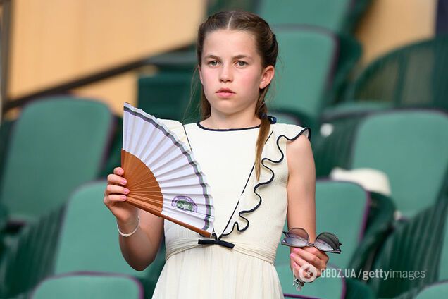 Татова доця: 10-річна принцеса Шарлотта, яка несвідомо повторювала всі жести Вільяма, стала зіркою футбольного матчу. Фото