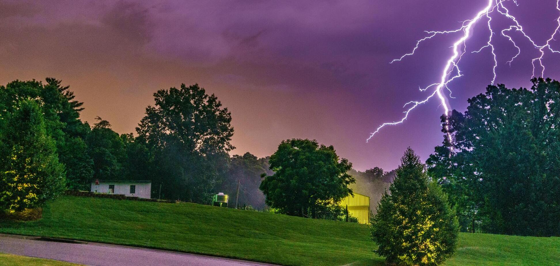 Часть Украины накроют дожди и грозы: синоптик уточнила прогноз на понедельник. Карта