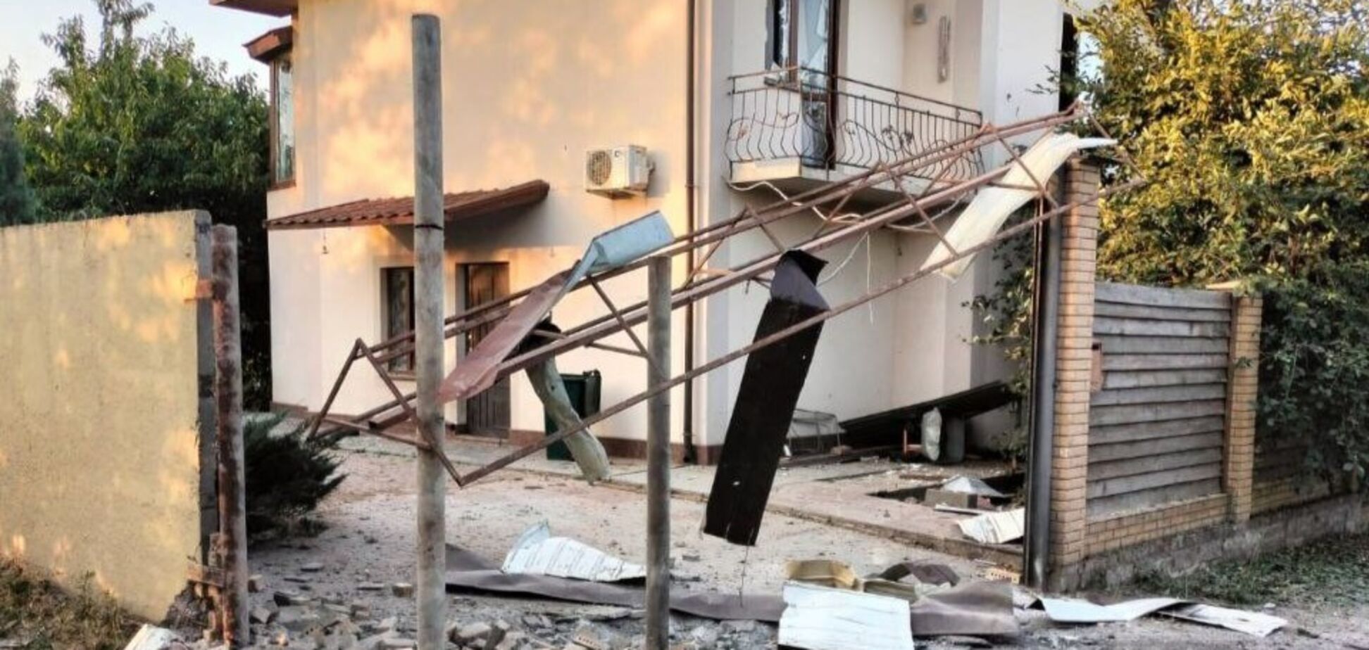 Окупанти завдали ракетного удару по Кам'янському на Дніпропетровщині: три людини загинули, серед них – вагітна жінка. Фото