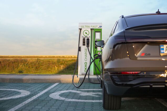 Электромобилистам стало проще путешествовать между городами: ОККО установила еще 24 Ultra Fast Chargers на 19 АЗК