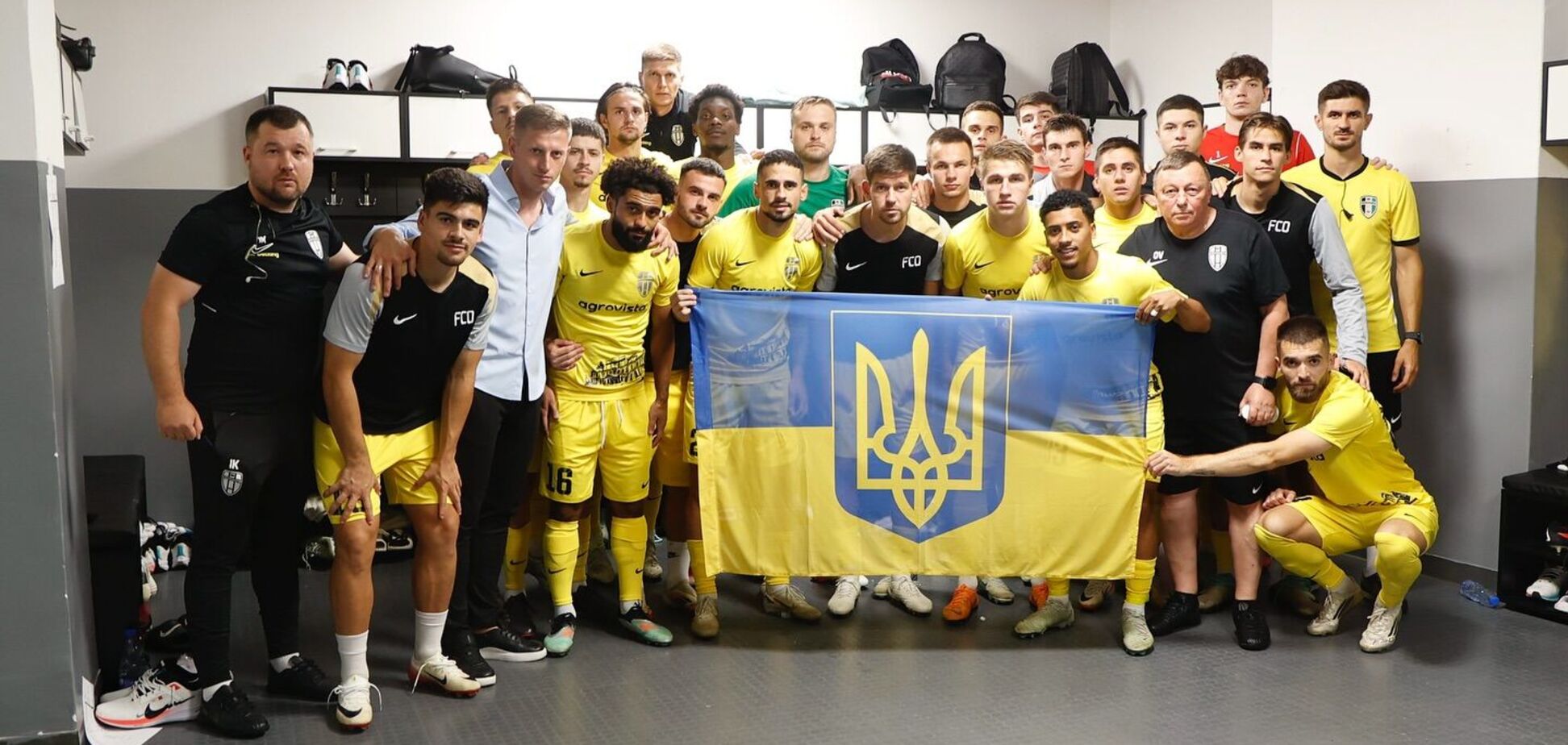 Скандал дня. В Белграде нашим футболистам запретили выходить на матч с флагом Украины