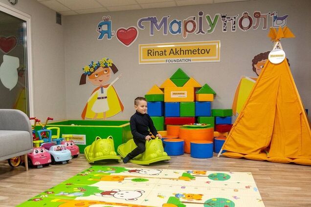 С Мариуполем в сердце: музей 'Голоса мирных' Фонда Рината Ахметова собрал истории переселенцев о войне