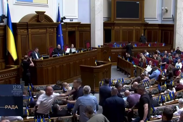 Верховная Рада наоборот, или Как депутаты почти на 100% политически переобулись
