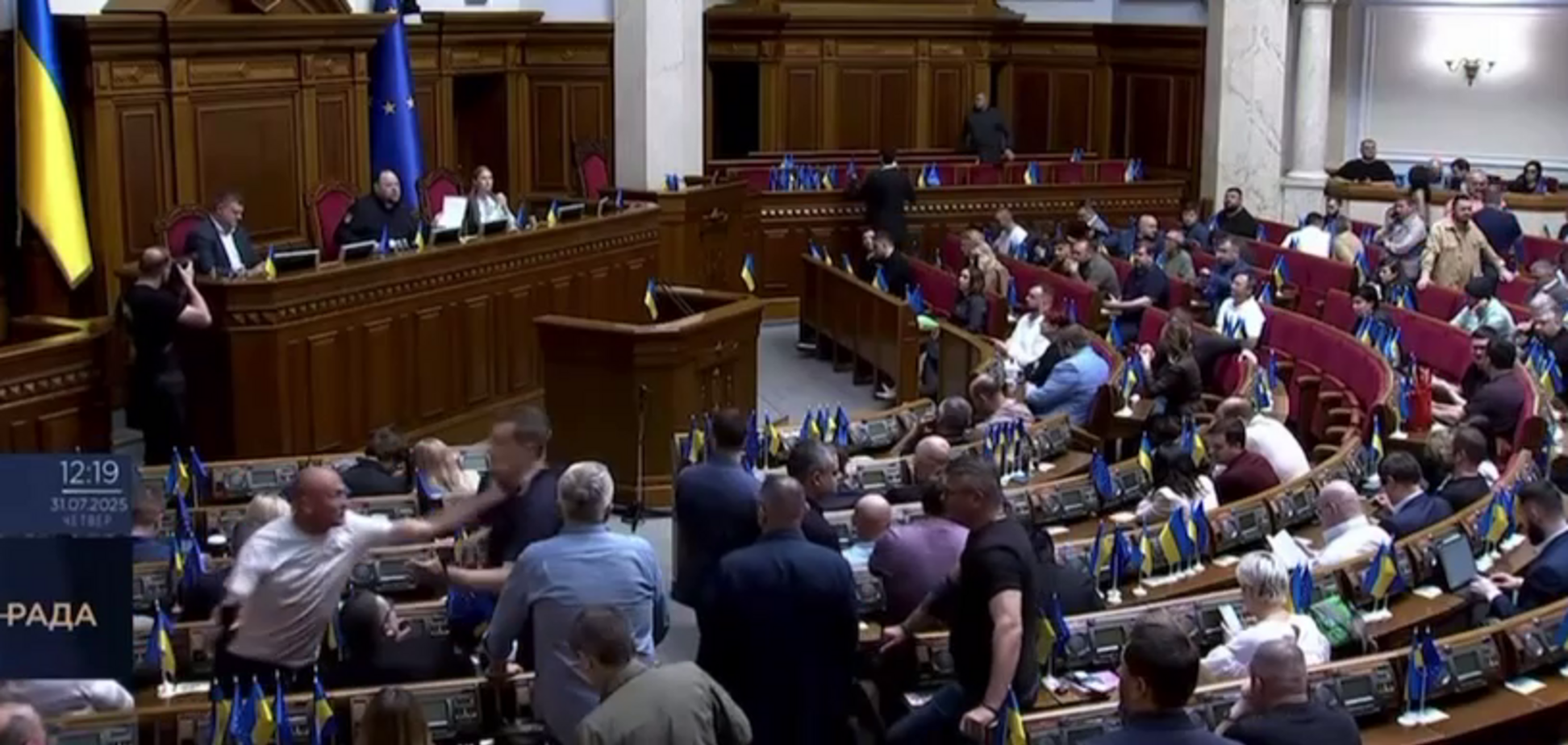 Верховная Рада наоборот, или Как депутаты почти на 100% политически переобулись