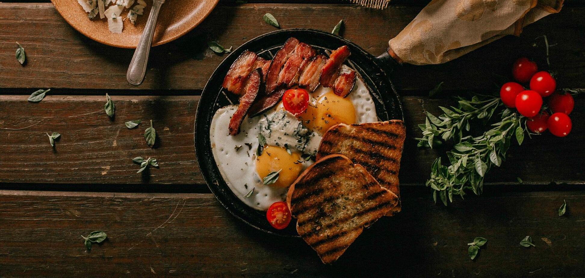 Яєчня стане ще смачнішою: як приготувати звичну страву по-новому