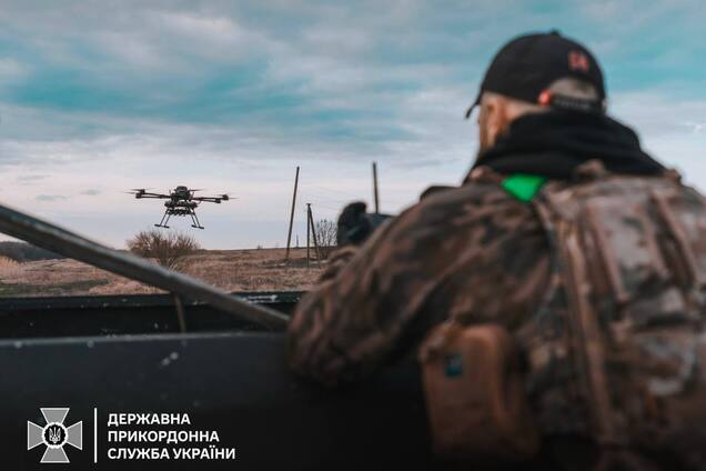 Украинские пограничники уничтожили вражескую станцию РЭБ и внедорожник с оккупантами. Видео