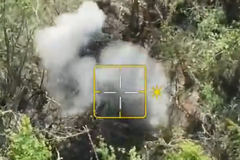 Воины ВСУ выследили и уничтожили экипаж дронов, корректировавший удары по пехоте. Видео