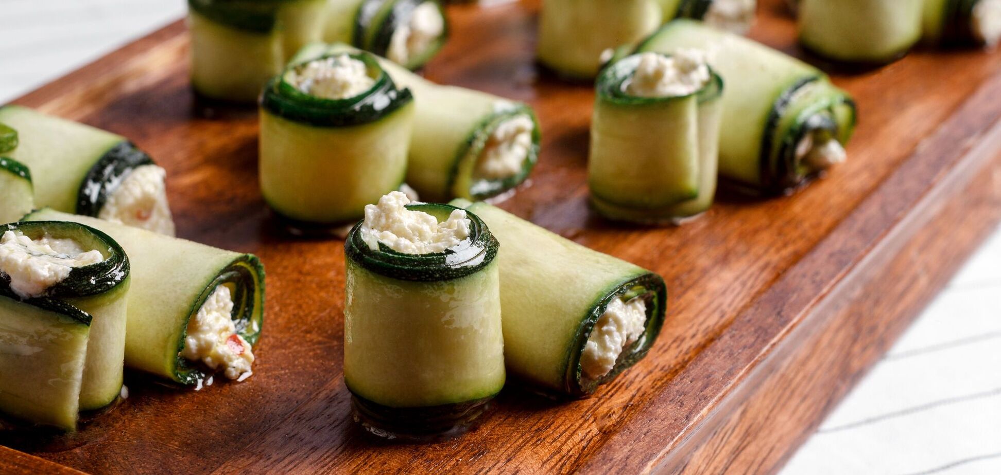 Не лише легкі закуски: як приготувати голубці з кабачка для ситної вечері