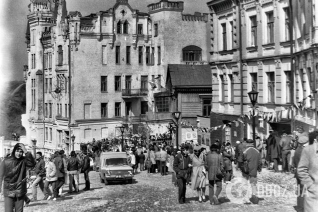 В сети вспомнили, как на Андреевском спуске праздновали первый День Киева в 1985 году. Фото