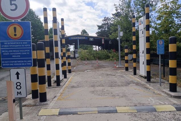 Пункт пропуску не працює через негоду