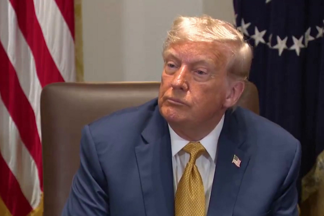 'Путин убивает много людей': Трамп анонсировал передачу Украине оборонительного оружия. Видео