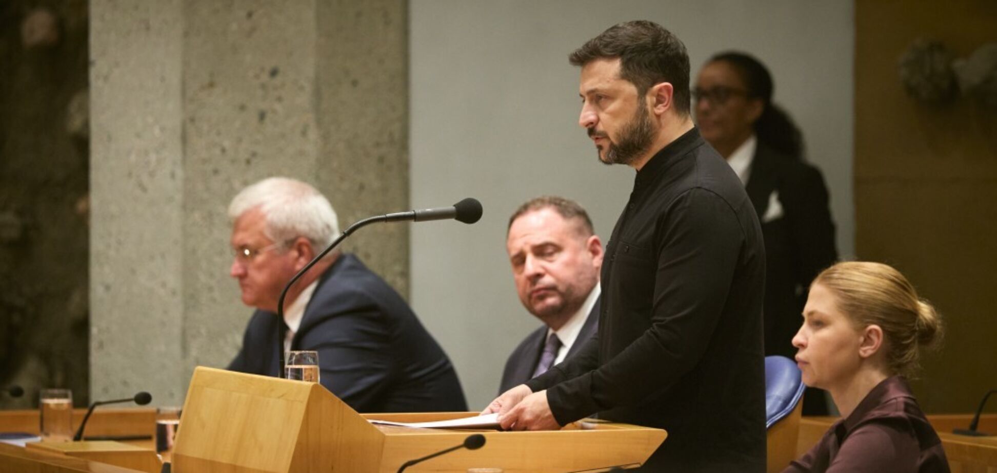 Одяг Зеленського став причиною сварки за 210 млн доларів