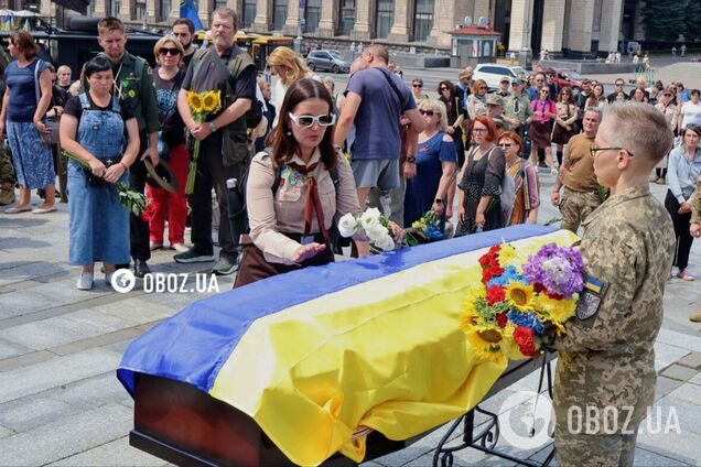 Вернулся на щите: в Киеве попрощались с военным, участником 'Пласта' Романом Орищенко. Фото
