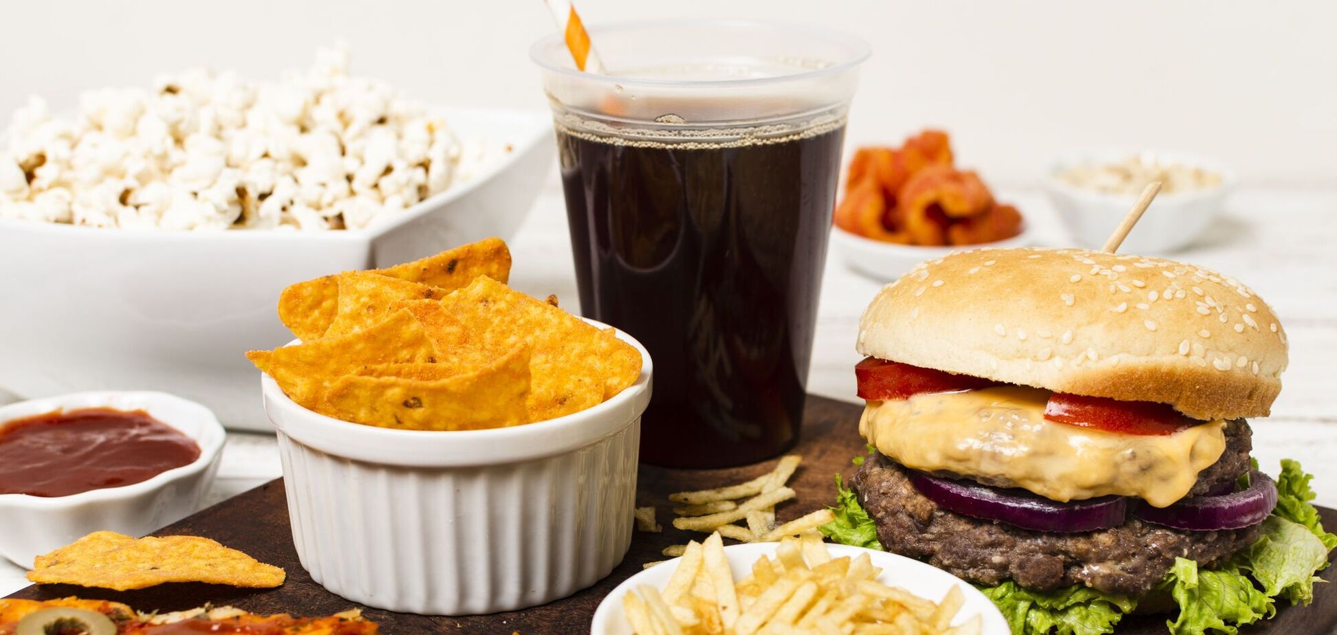 5 харчових ворогів довголіття: що потрібно викреслити з раціону вже сьогодні