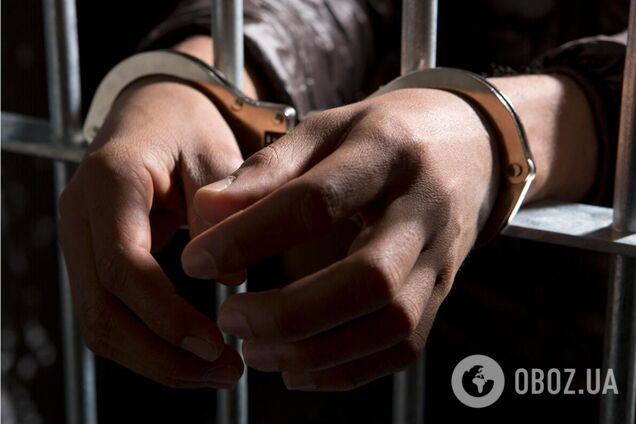 В Киеве мужчина пригласил двух малолетних девочек в квартиру и изнасиловал их. Подробности дела