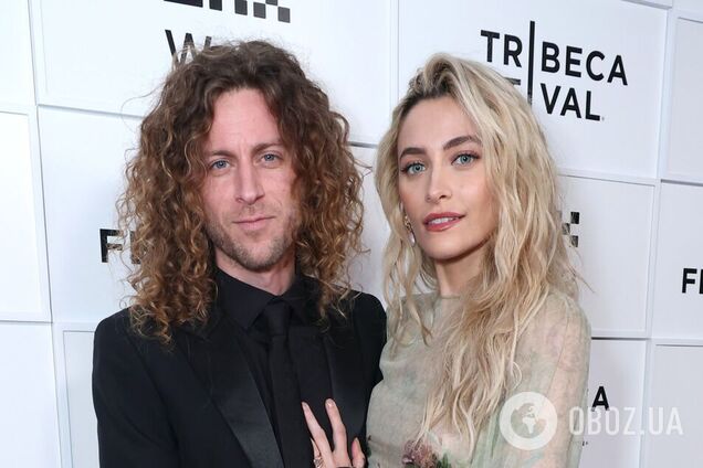 Дочь Майкла Джексона разорвала помолвку и напугала сеть своим внешним видом: заплаканную девушку исподтишка сфотографировали