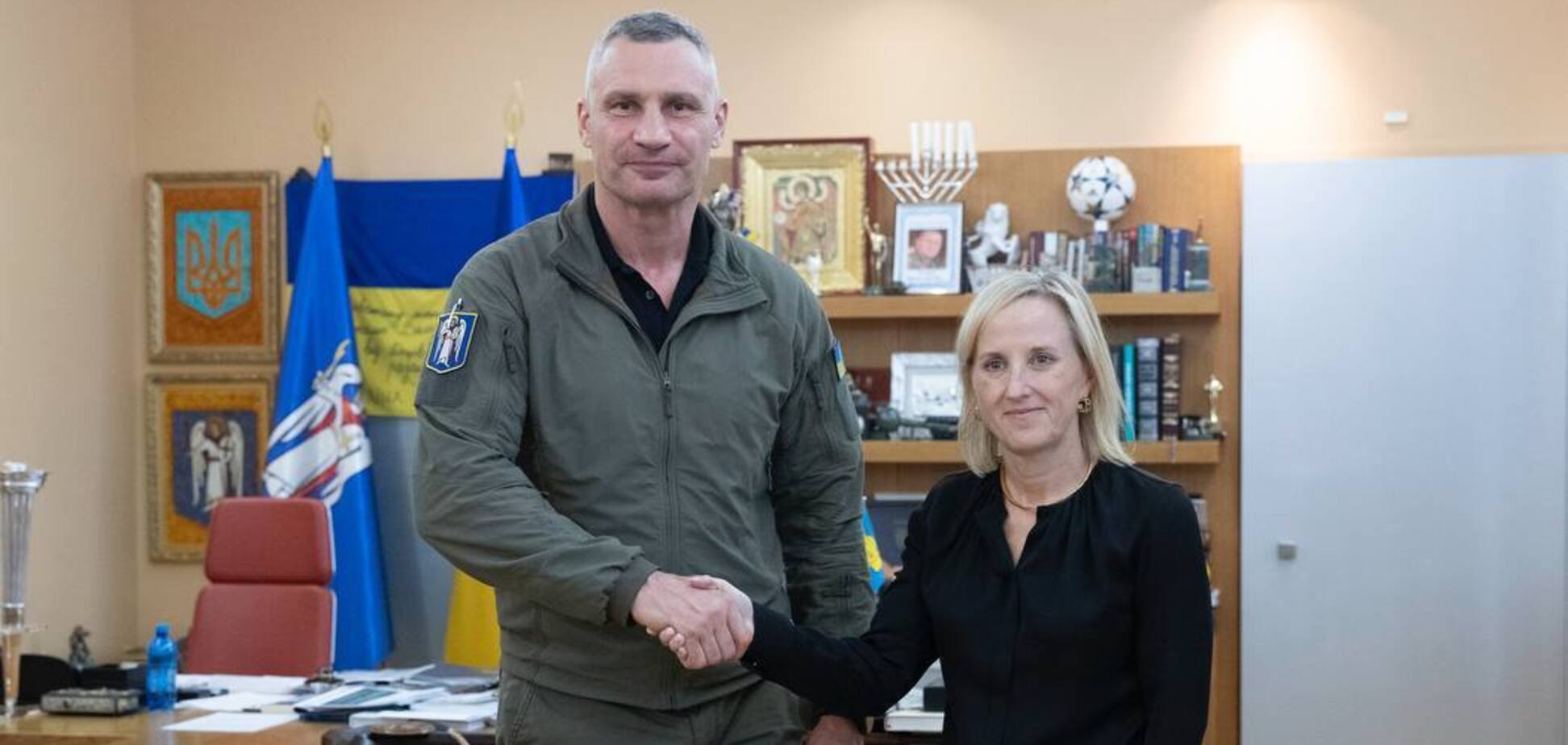 Кличко зустрівся з очільницею посольства США в Україні Джулі Девіс