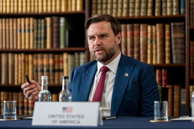 'Будут недовольны все': Вэнс рассказал об ожиданиях от переговоров Трампа с Путиным и должен ли там быть Зеленский