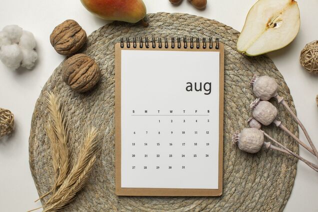 'Как вам диван мебель?' Языковед объяснила, почему неправильно говорить 'в феврале месяце'