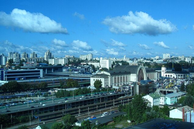 Важко впізнати: який вигляд мав Центральний залізничний вокзал Києва на початку XX століття. Фото