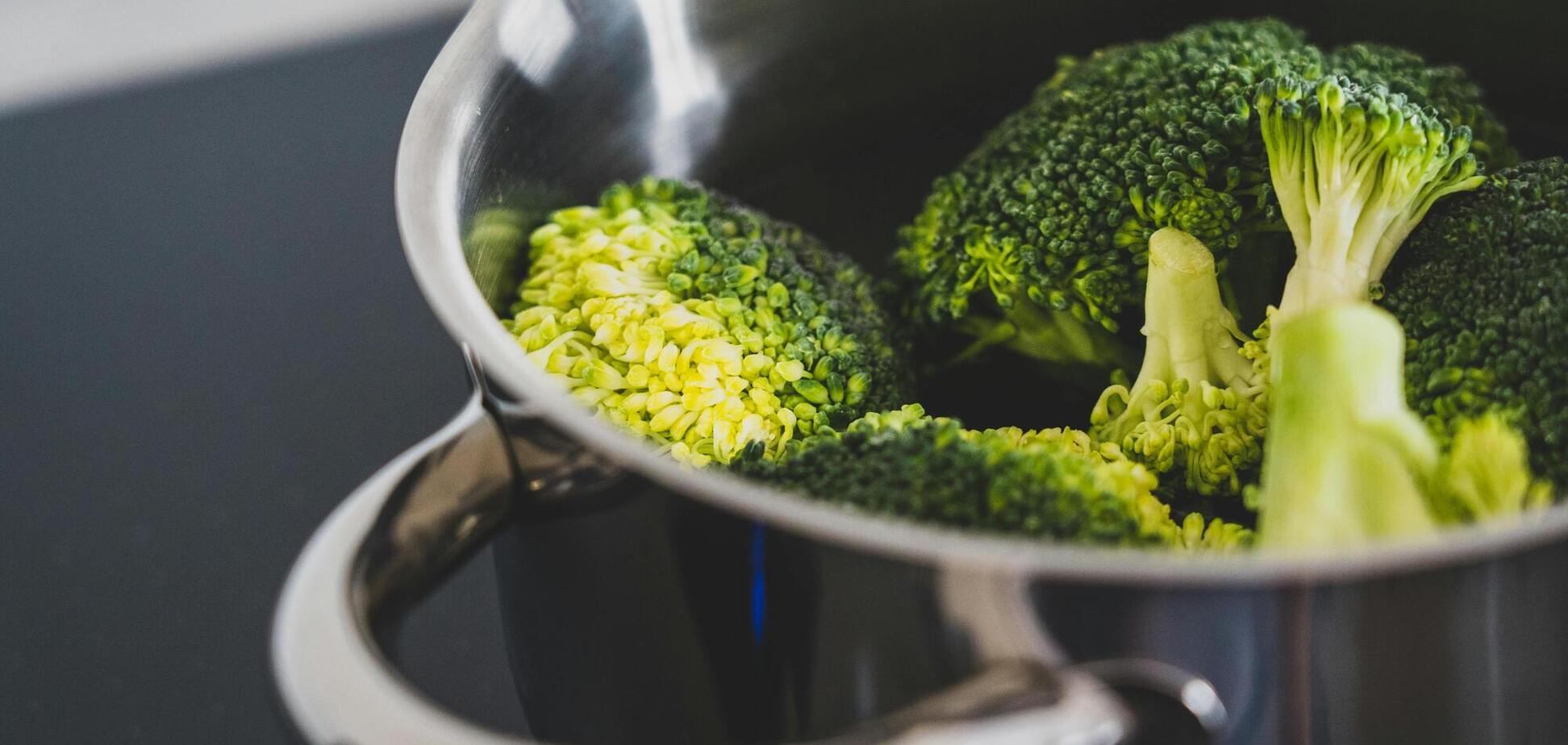 Перестаньте варити броколі та цвітну капусту: як незвично приготувати звичні овочі