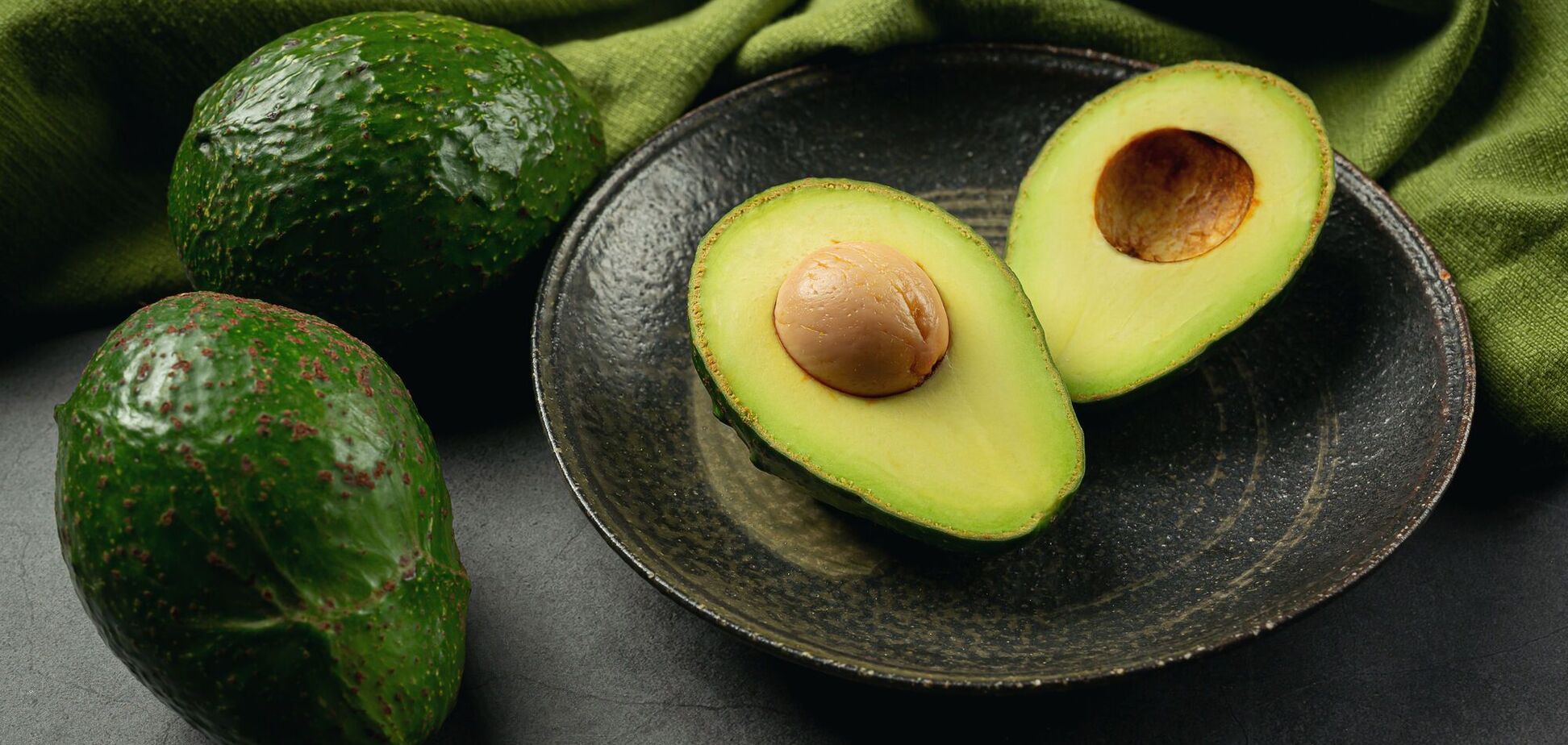 Де зберігати авокадо і як розпізнати, що воно зіпсувалось: корисні поради