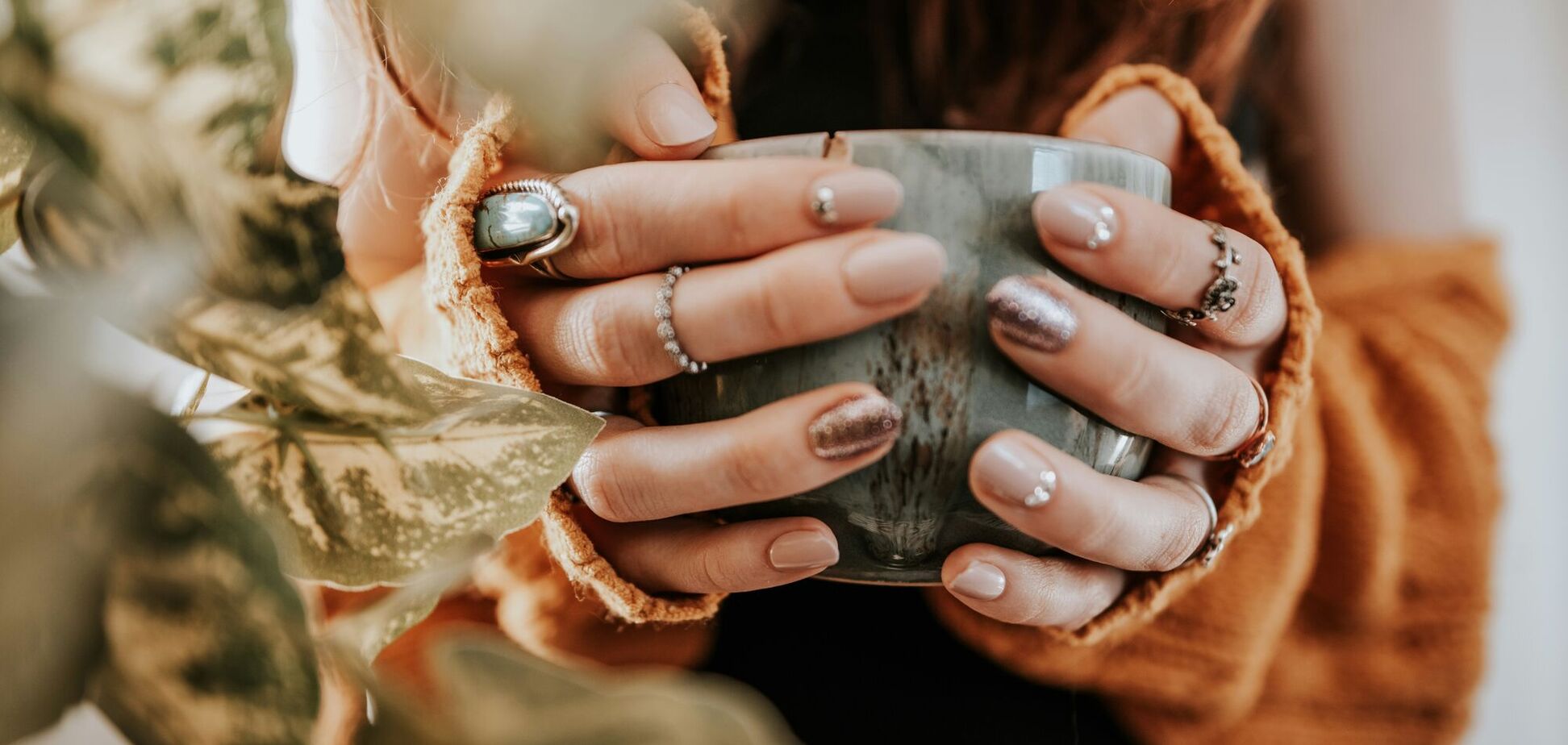 Від стриманої елегантності до крапель хрому: головні тренди манікюру на осінь 2025