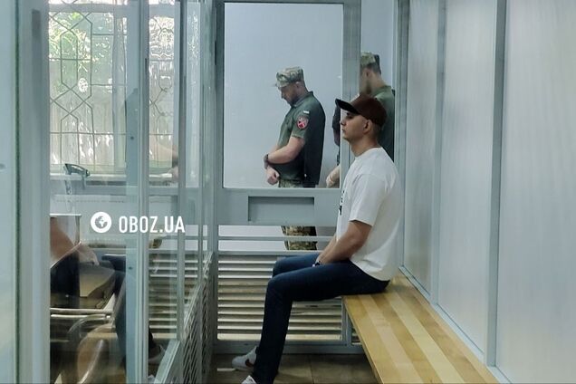 Убийство подростка на фуникулере в Киеве: подозреваемый поссорился с матерью парня во время заседания по избранию меры пресечения. Фото и видео