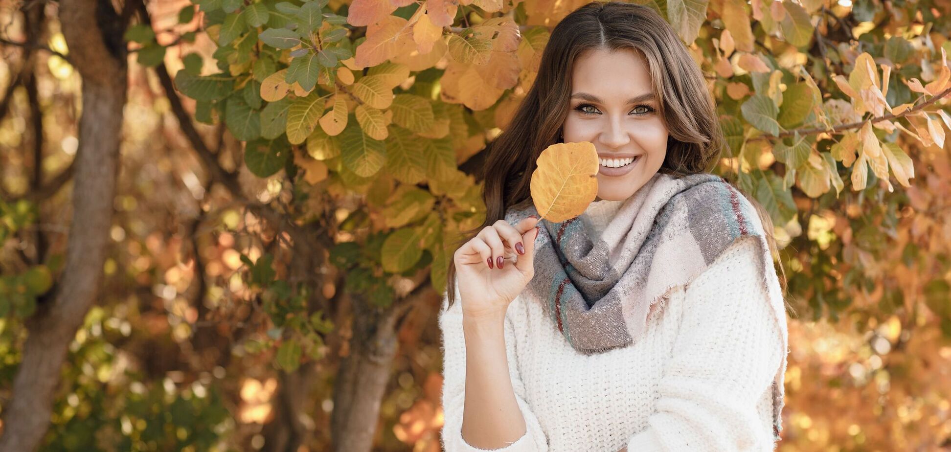 Смелые слои и текстурированные кончики: 5 трендовых причесок на осень 2025 года