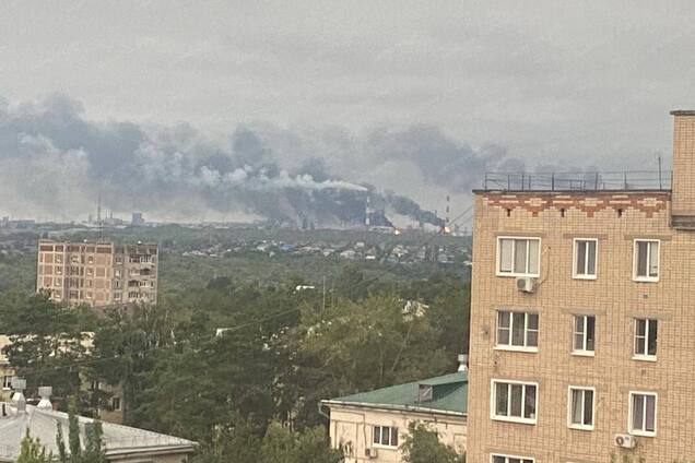 'Сильно попали': украинские дроны атаковали НПЗ в Сызрани, у россиян паника. Фото и видео