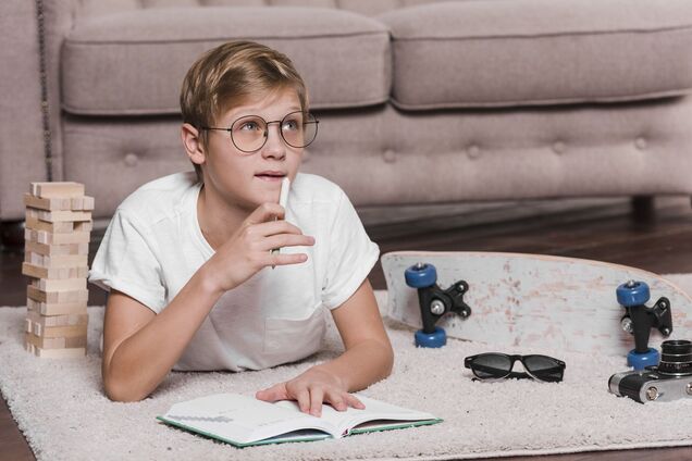 7 років англійської, а дитина не може замовити воду за кордоном: українці влаштували дискусію через рівень викладання в школах