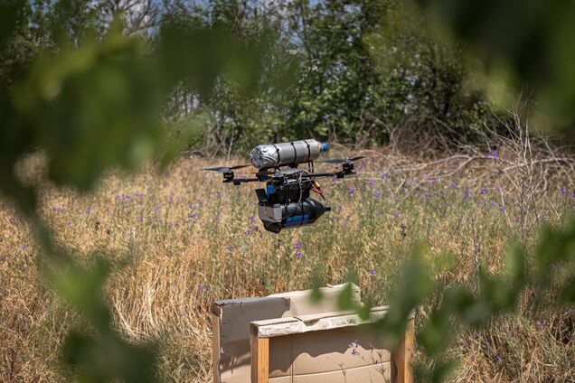 Дрон со сбросом