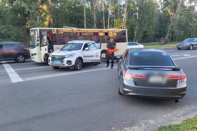 Под Киевом произошло тройное ДТП с участием авто полиции. Подробности и фото