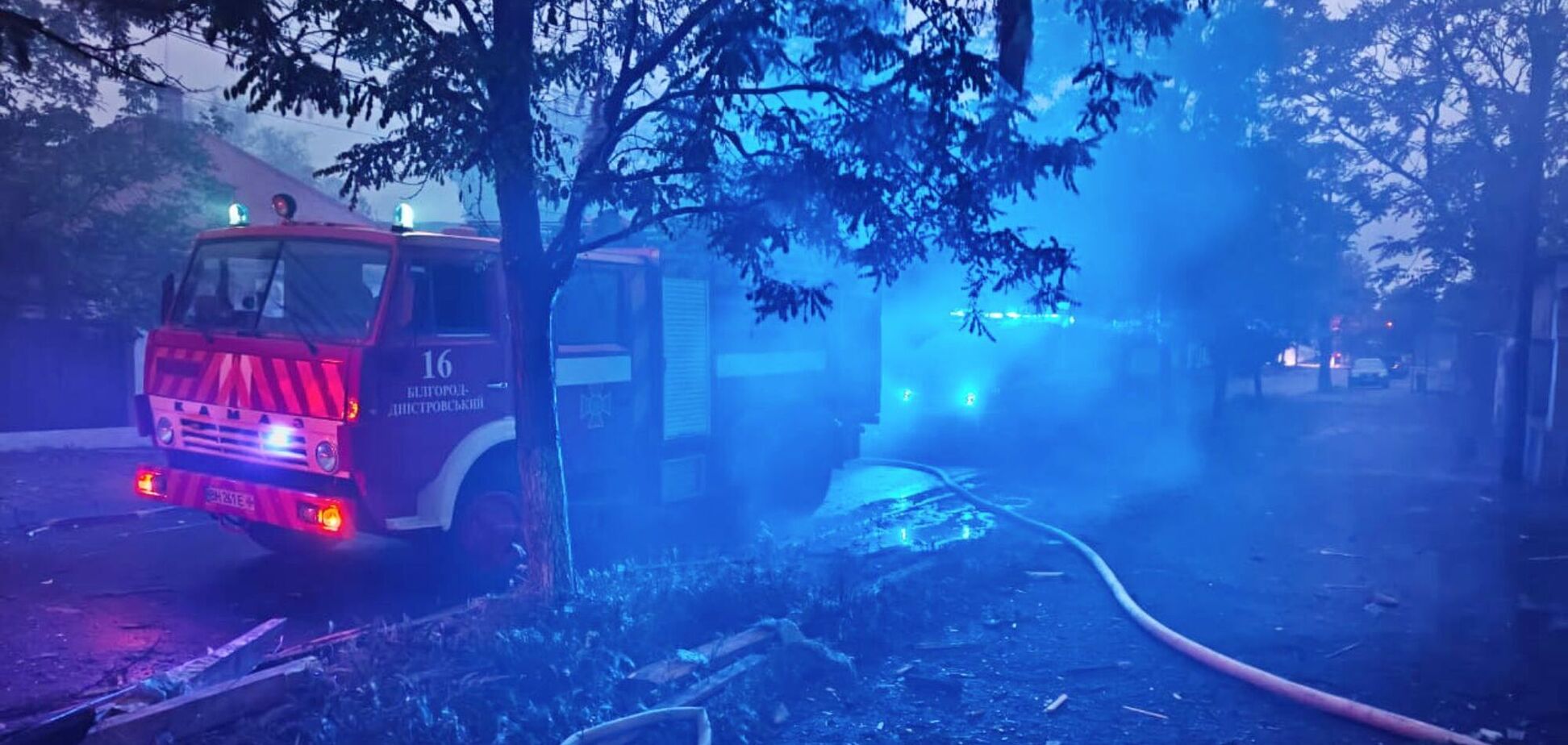 'Шахеди' масовано атакували Одесу: горів паливно-енергетичний обʼєкт. фото