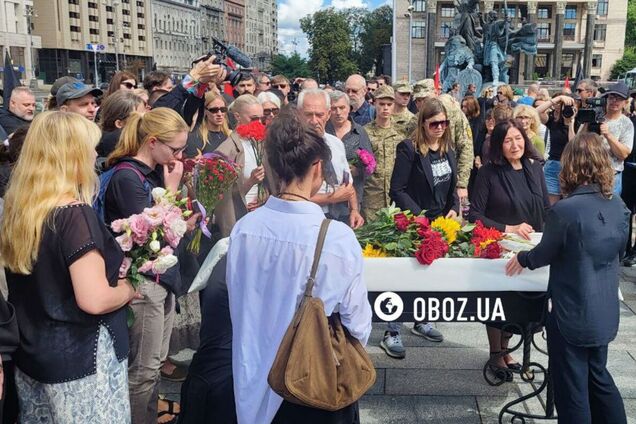 В Киеве попрощались с военным и известным художником Давидом Чичканом. Фото и видео