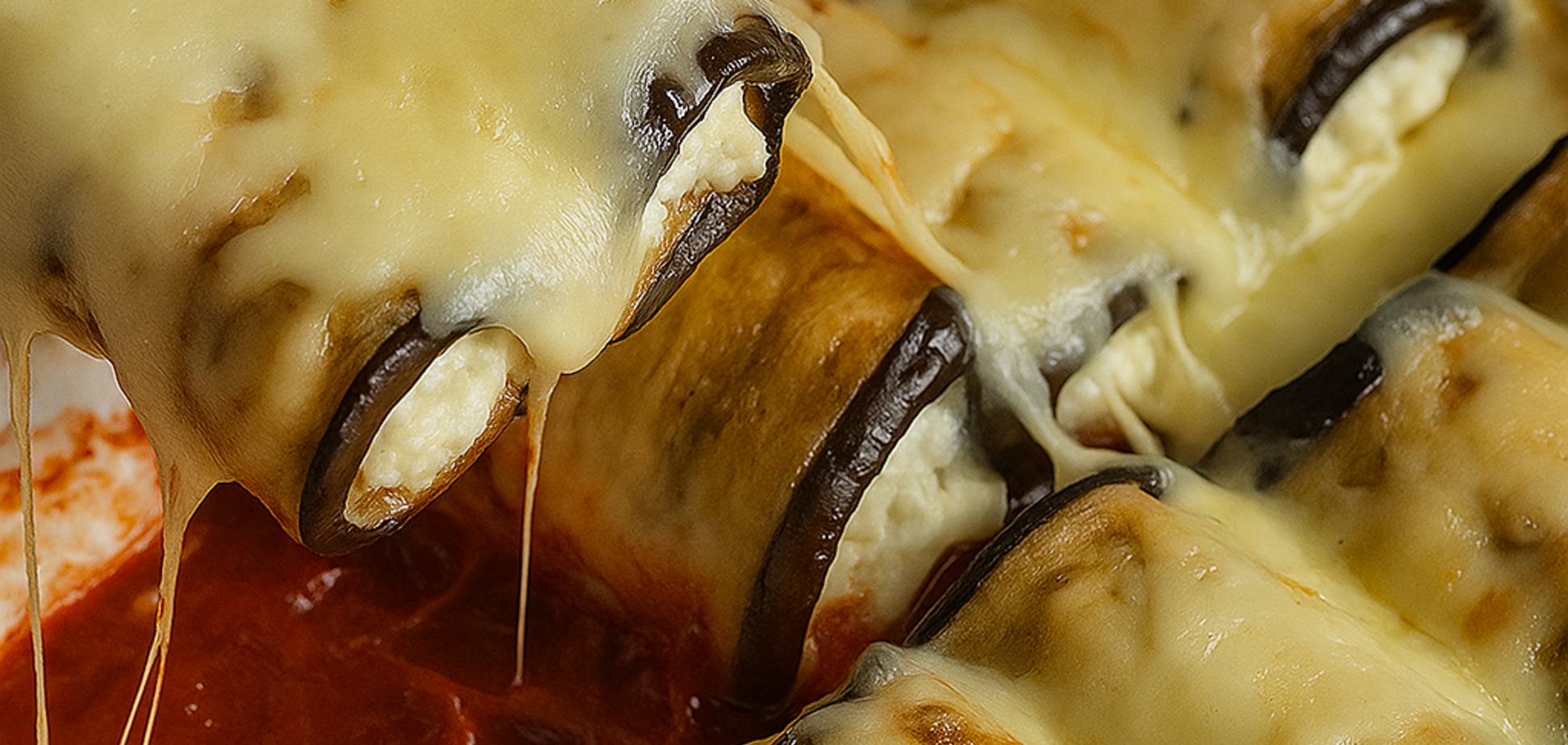 Запечені рулетики з баклажанів під сиром: як приготувати смачну сезонну страву