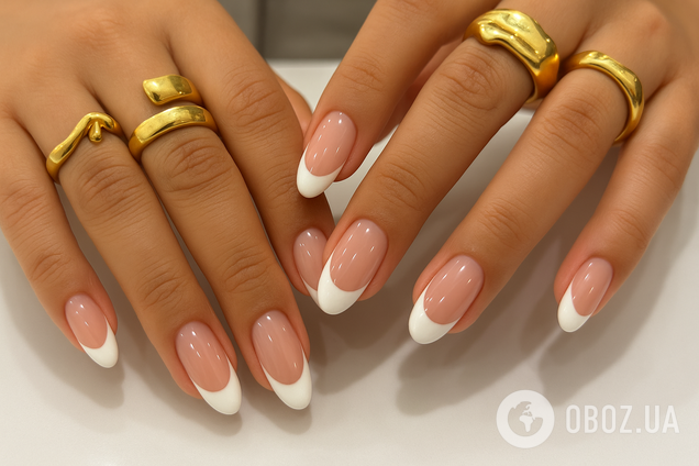 Вінтажний варіант французького манікюру знову в моді: який має вигляд