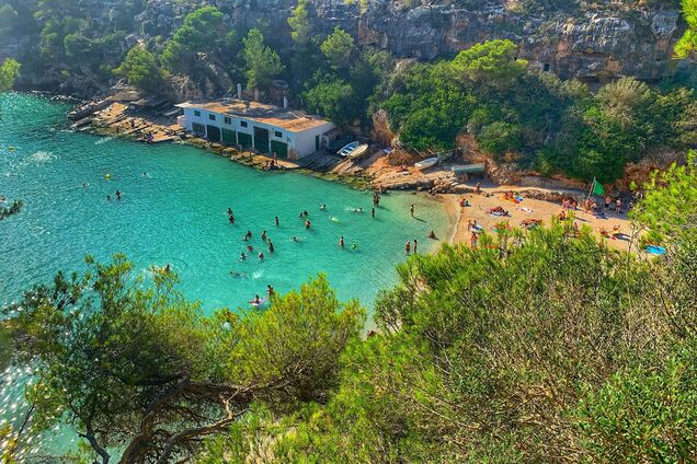 Гораздо меньше людей и ниже цены: названы лучшие альтернативы Майорки