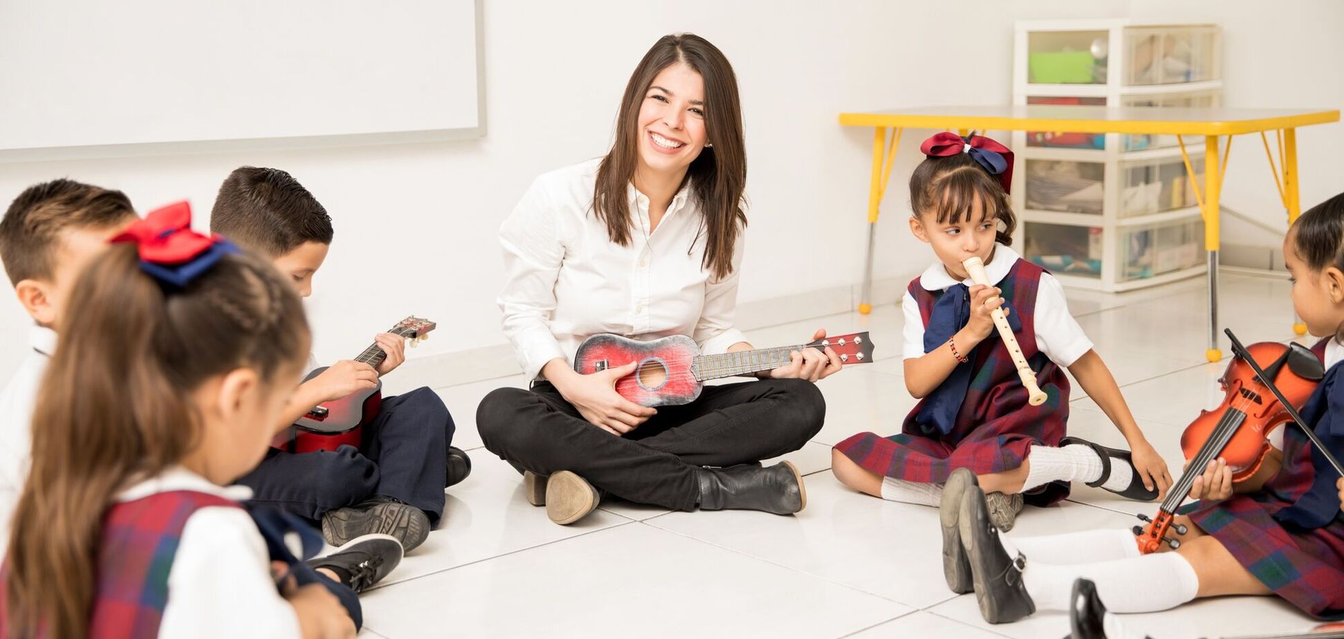 'Не перекладывайте на учителей родительские обязанности!' В Украине предложили ввести в школах уроки психологии и гигиены: сеть возмущена