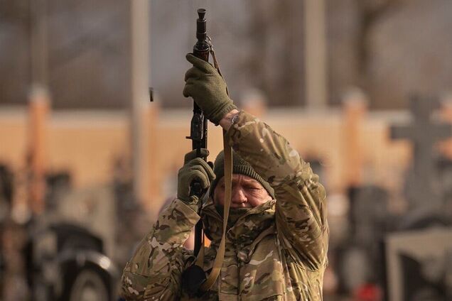 Били, не давали спати, стріляли по ногах: у Росії поскаржилися, що строковиків силою змушували підписувати контракти з армією Путіна