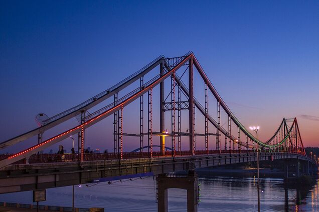 В Киеве на четыре месяца частично ограничат движение по одному из мостов: что известно