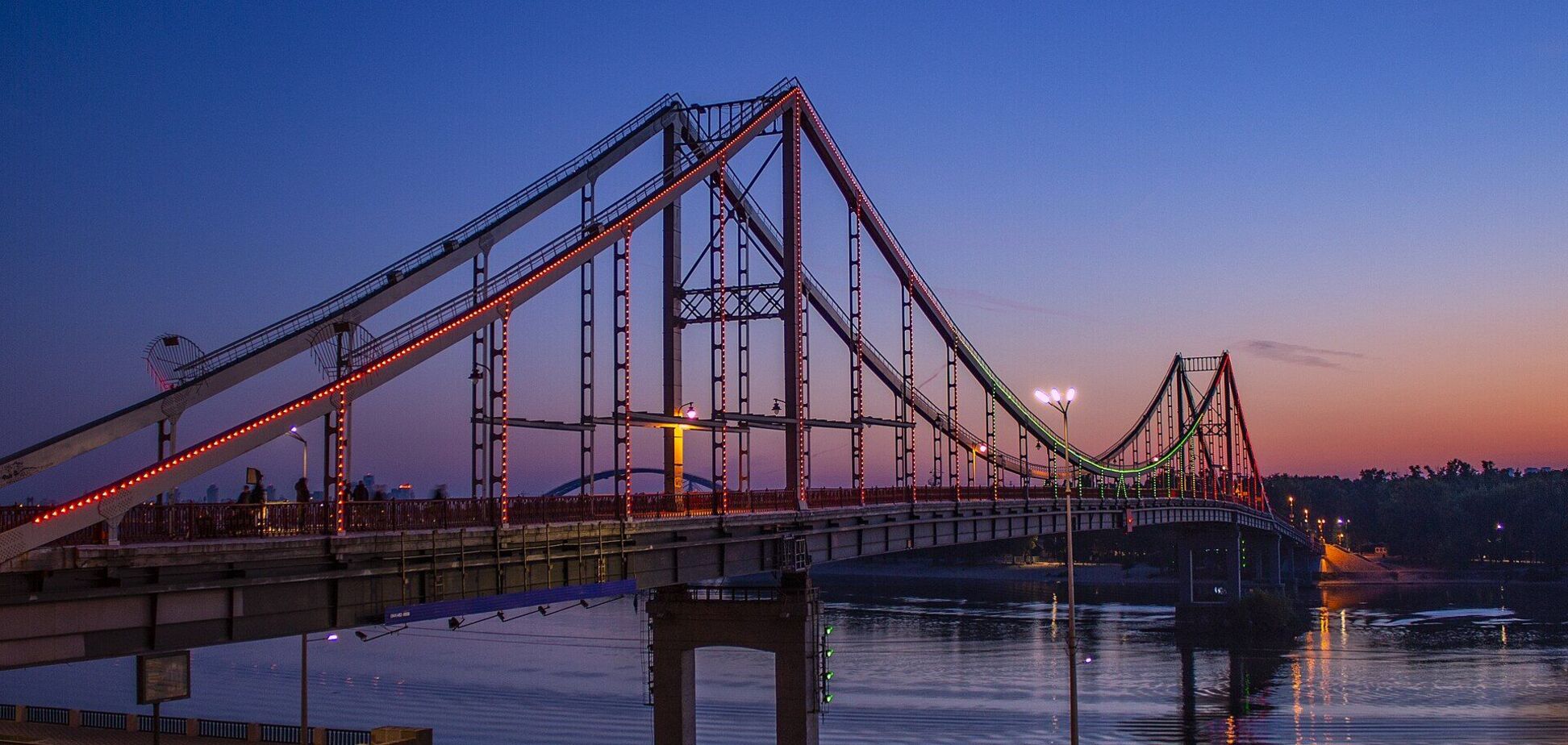 В Киеве на четыре месяца частично ограничат движение по одному из мостов: что известно