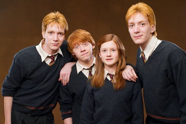 Сериал о Гарри Поттере: появилось невиданное ранее фото актеров, которые сыграют рыжеволосую семью Уизли