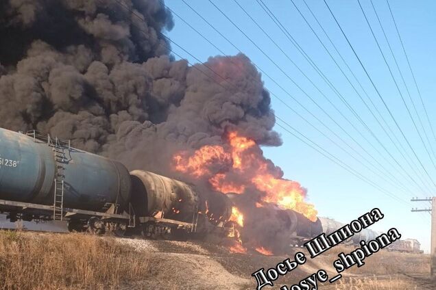 Горит поезд с российским топливом на Запорожье