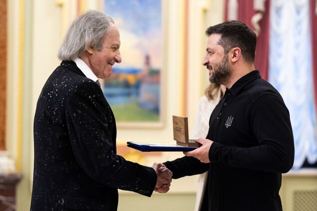 80-летний Василий Зинкевич, который избегает публичности, вышел в свет в эффектном костюме. Редкие фото